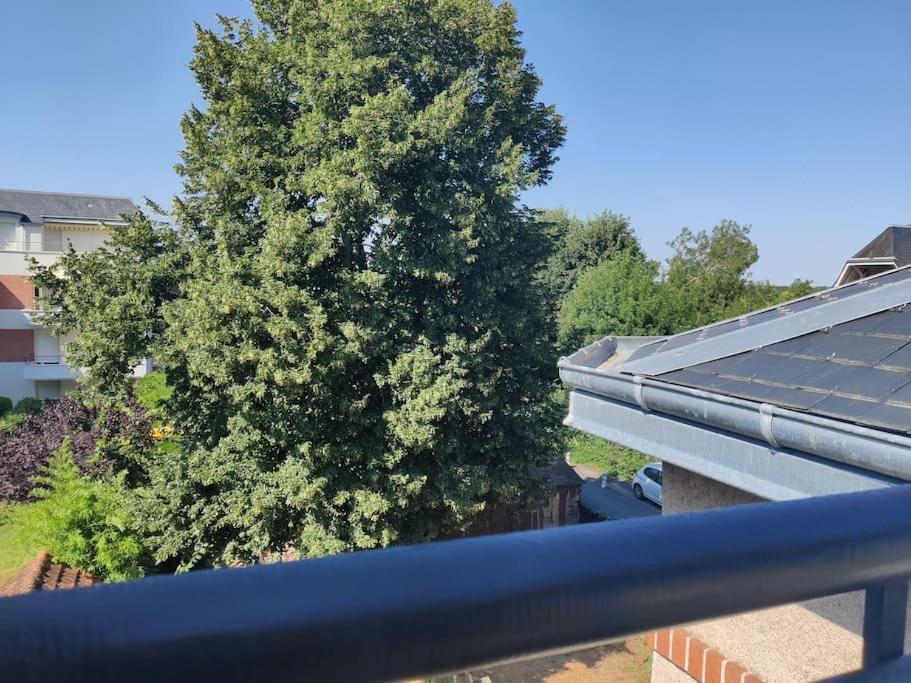 Bel Appart Renove Avec Terrasse Saint-Avertin Exterior photo